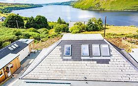 Luxury 4 Bedroom Cottage With Stunning Views Near Fairy Pools! Open / Bookable